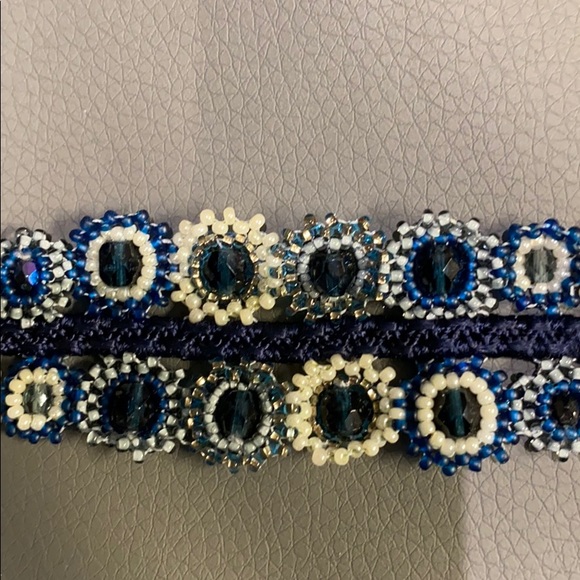Hand beaded bracelet in blues and whites - Picture 4 of 8
